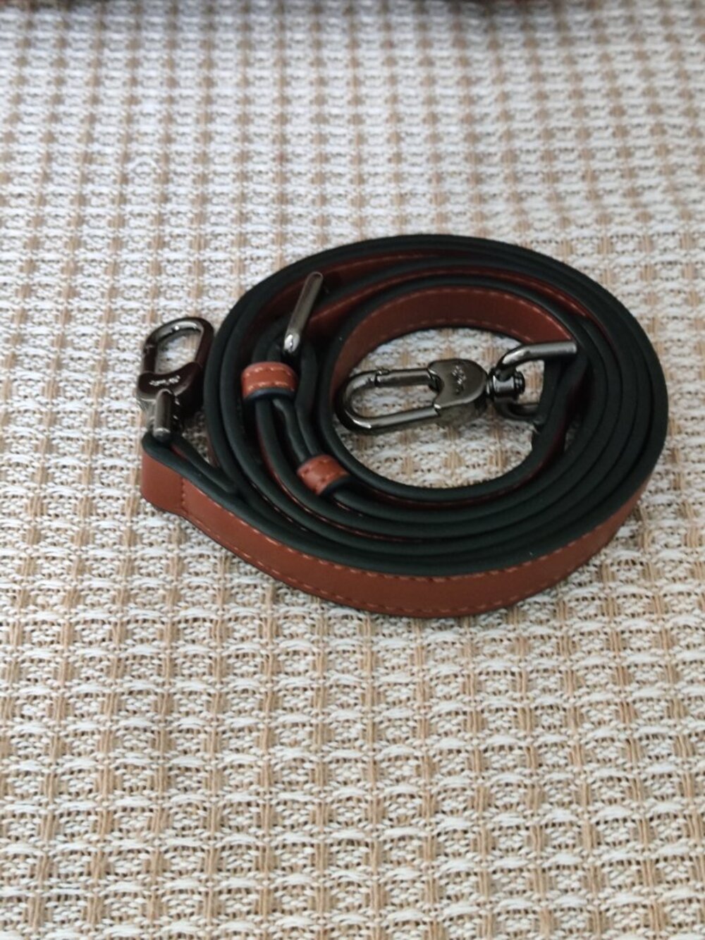 Longchamp cognac-colored handbag with shoulder strap - Picture 3 of 15